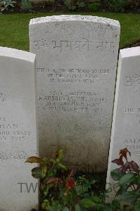 Lillers Communal Cemetery - Karm Bahadur Sahi, 